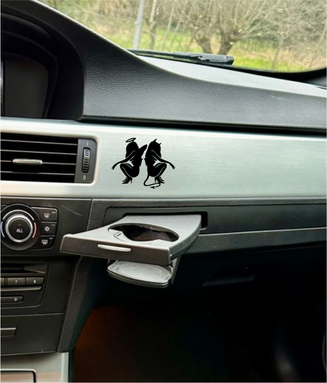 Autocolante “Anjo & Diabinha” – Dupla Atitude 😇😈