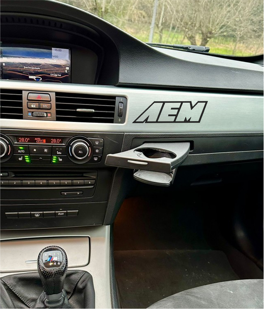 Autocolante “AEM” – Estilo Racing e Impacto Visual